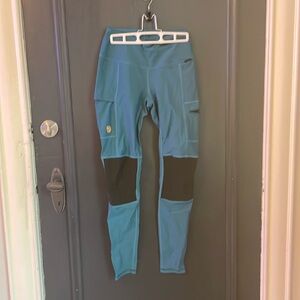 Fjall Raven blue leggings in great condition!